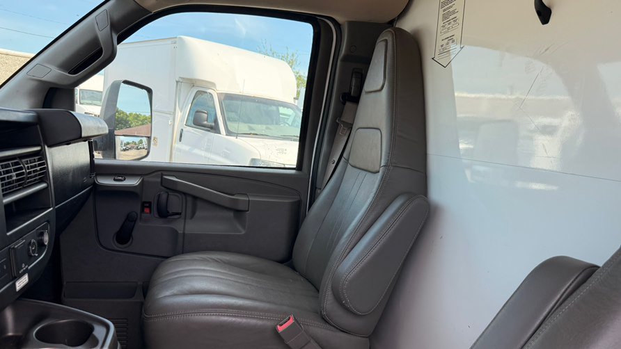 Used 2020 GMC Savana 3500 Extended w/ Driver Convenience Package RWD image 17
