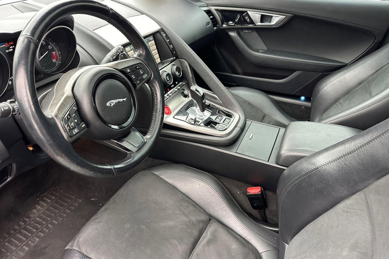 Used 2015 Jaguar F-TYPE Coupe RWD image 4