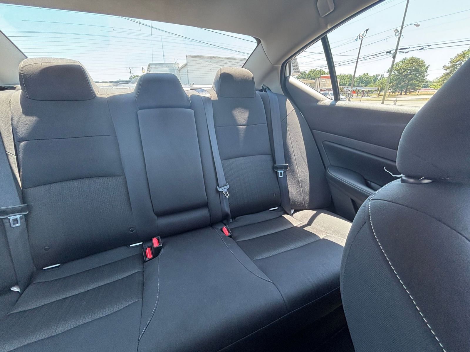 Used 2025 Nissan Altima 2.5 SV FWD image 38