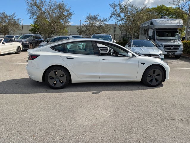 Used 2023 Tesla Model 3 Standard Range image 4