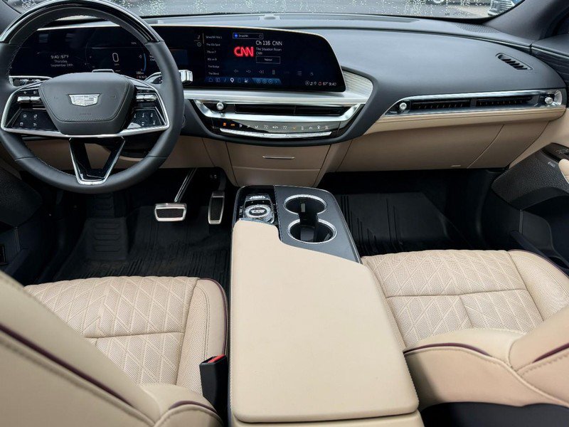 Used 2025 Cadillac Lyriq Luxury w/ Nappa Leather Package AWD/4WD image 11