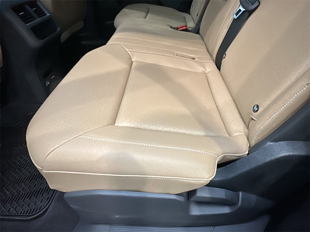 Used 2020 Volkswagen Atlas Cross Sport SE w/ Panoramic Sunroof Package image 13