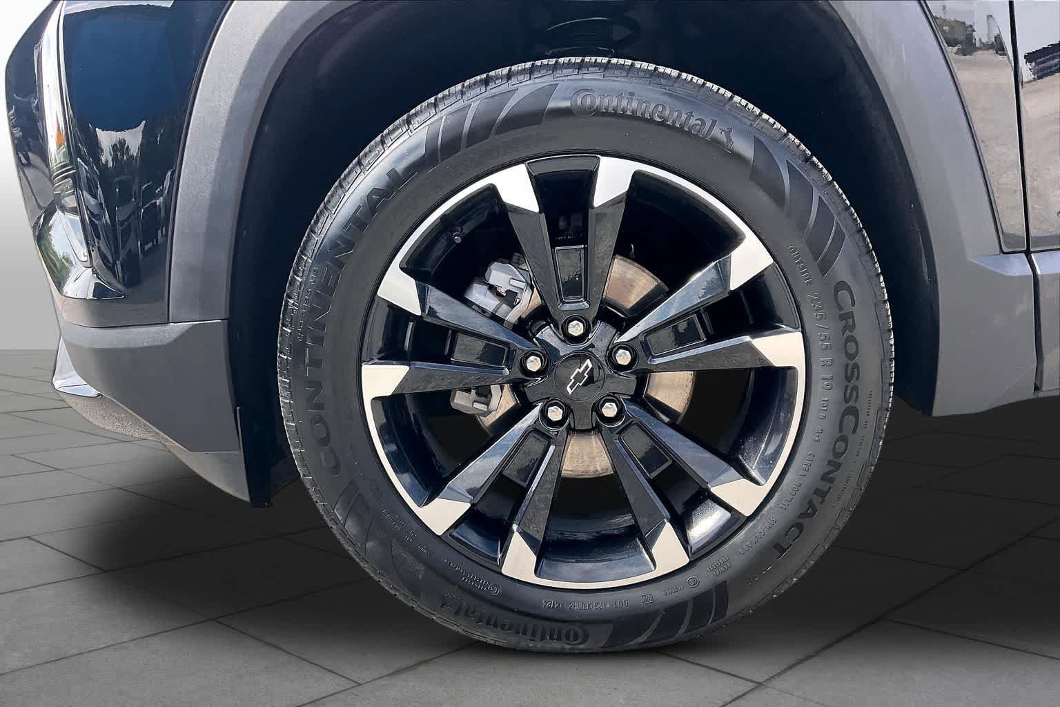 Used 2025 Chevrolet Equinox RS w/ Safety and Technology Package AWD/4WD image 11