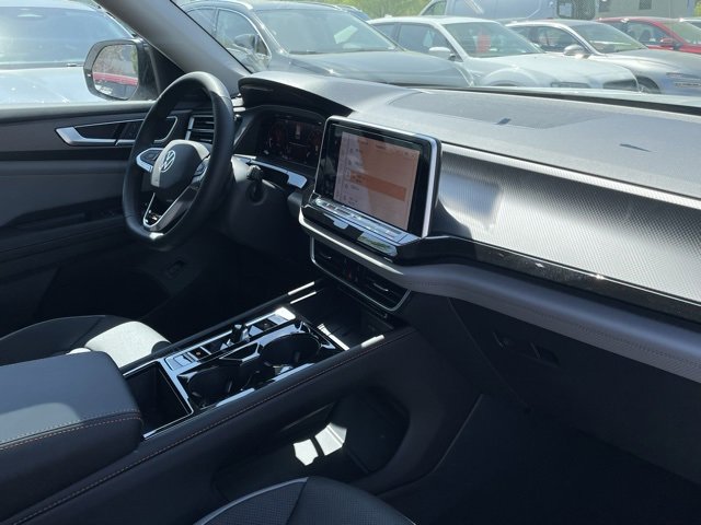 New 2025 Volkswagen Atlas Peak Edition SE image 30