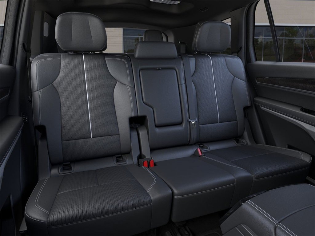 New 2026 Cadillac Vistiq Luxury image 17