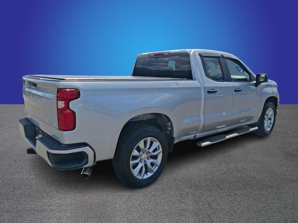 Used 2020 Chevrolet Silverado 1500 Custom w/ Custom Value Package RWD image 4