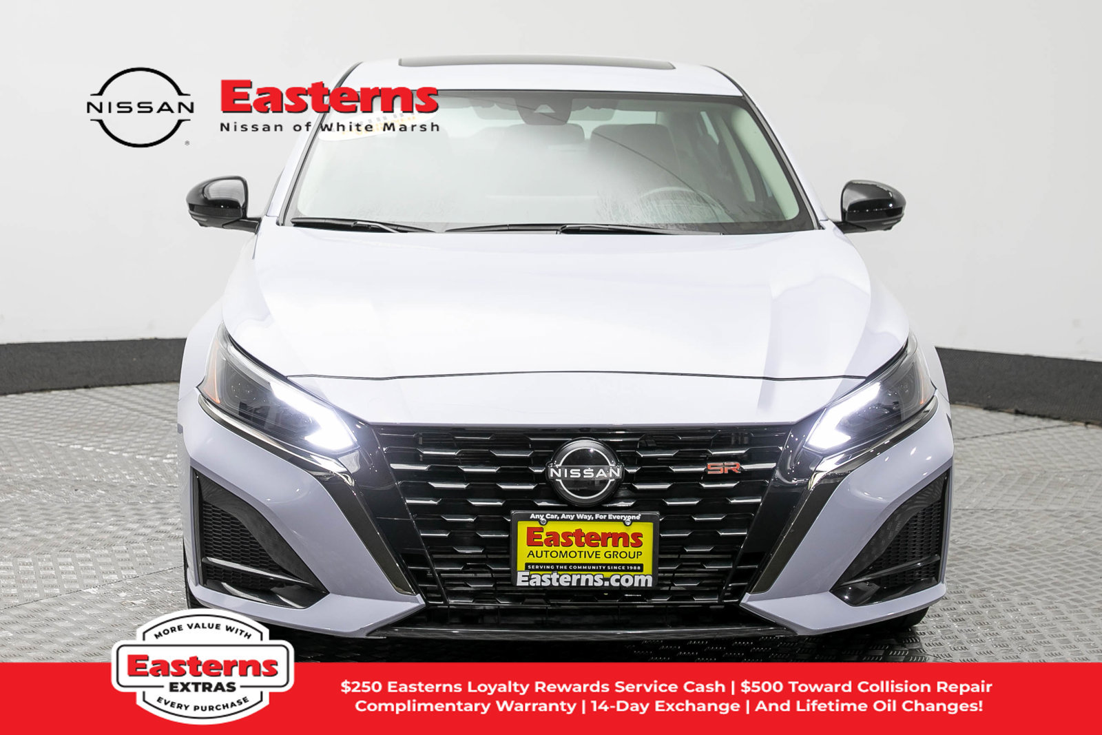 Used 2023 Nissan Altima 2.0 SR FWD image 2