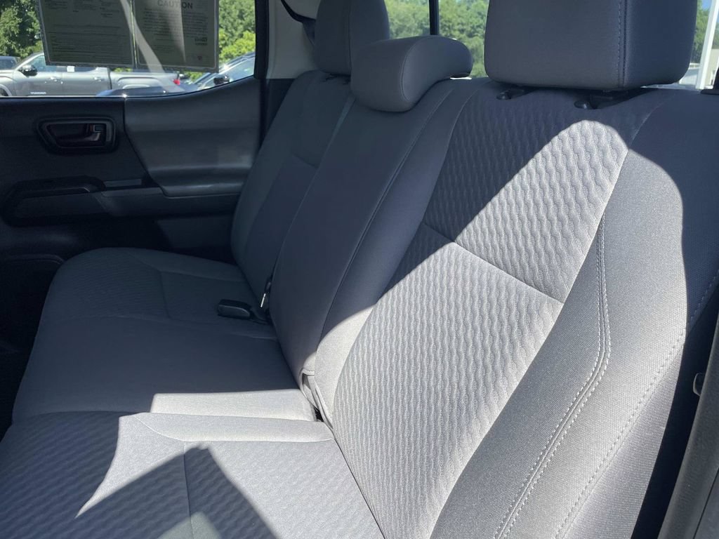 Used 2022 Toyota Tacoma SR AWD/4WD image 14