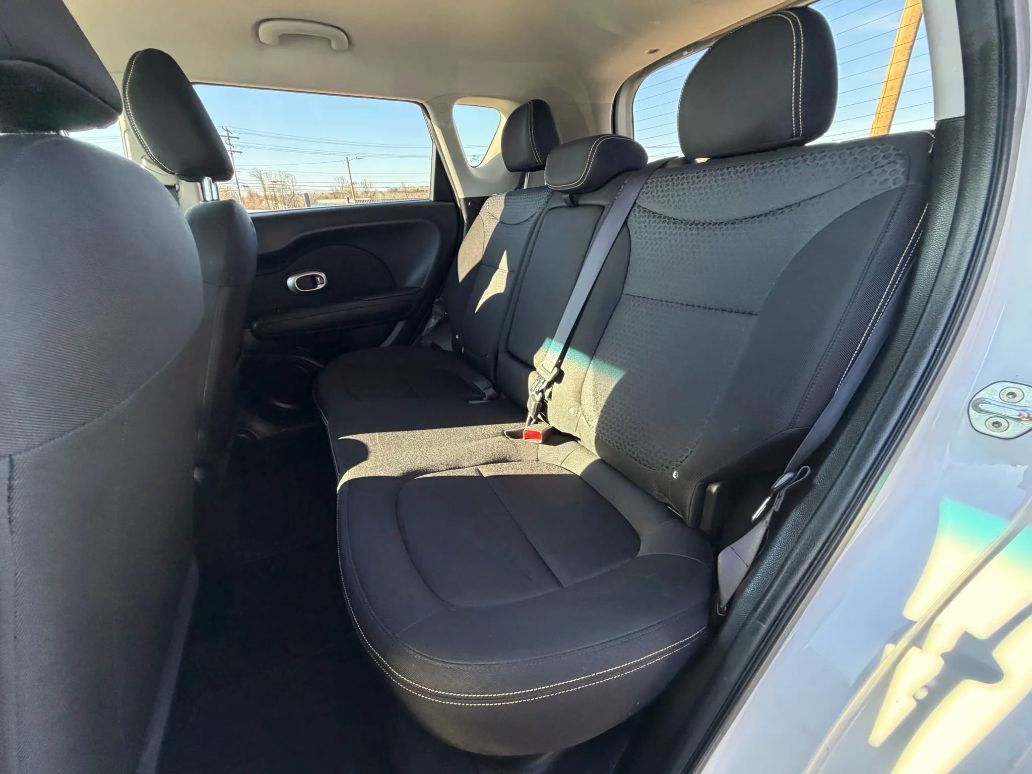 Used 2016 Kia Soul + image 9