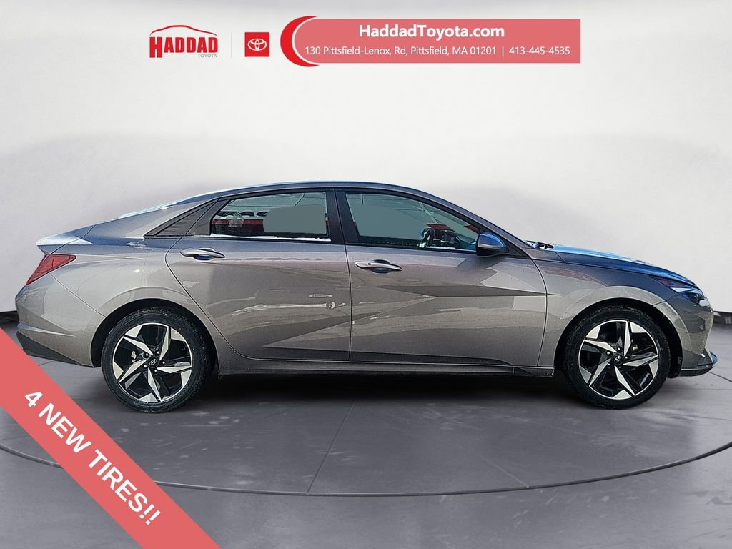 Used 2023 Hyundai Elantra SEL w/ Convenience Package image 6