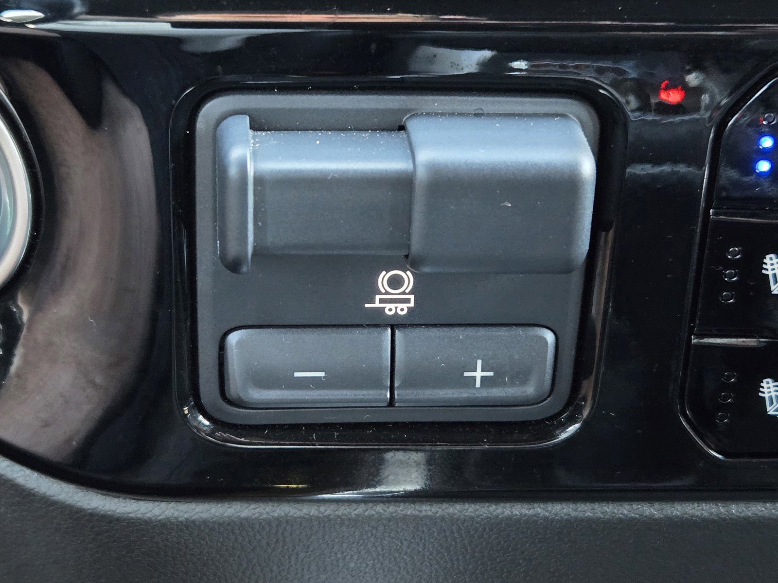 Certified 2023 Chevrolet Silverado 1500 High Country w/ Z71 Off-Road Package image 22