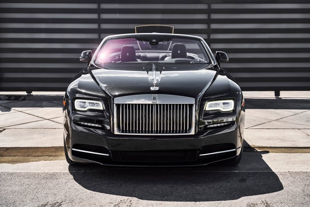 Used 2018 Rolls-Royce Dawn RWD image 15