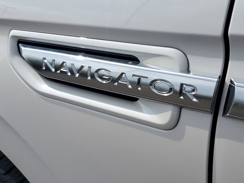 Used 2019 Lincoln Navigator Reserve w/ Cargo Package AWD/4WD image 36