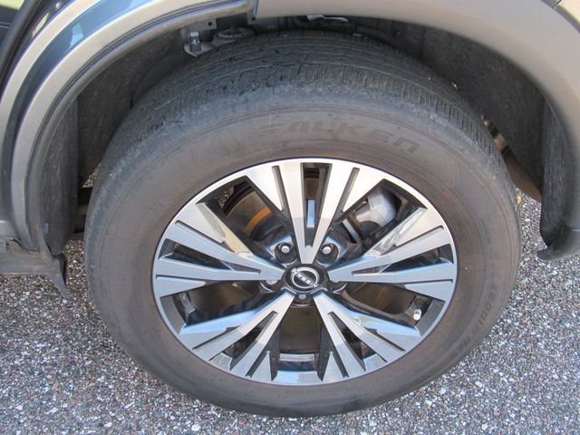 Used 2023 Nissan Rogue SV image 14