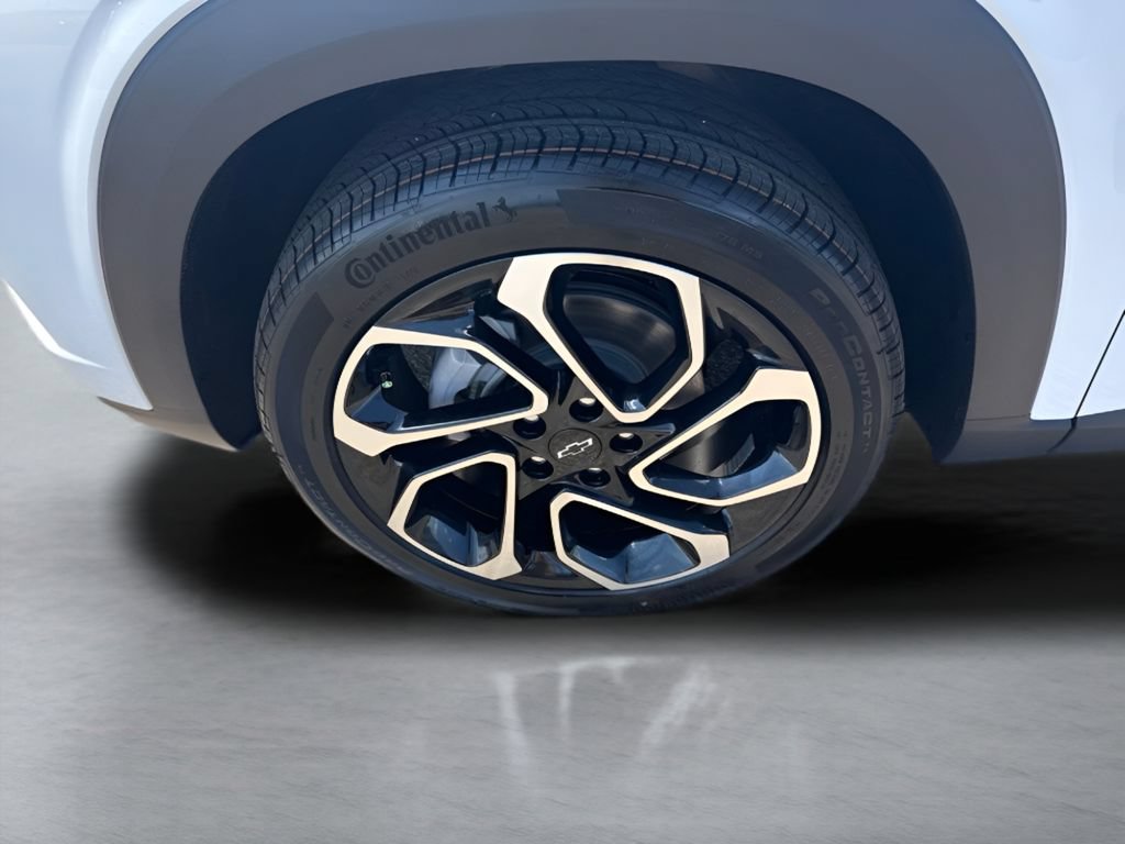 New 2026 Chevrolet Trax RS w/ Sunroof Package FWD image 32