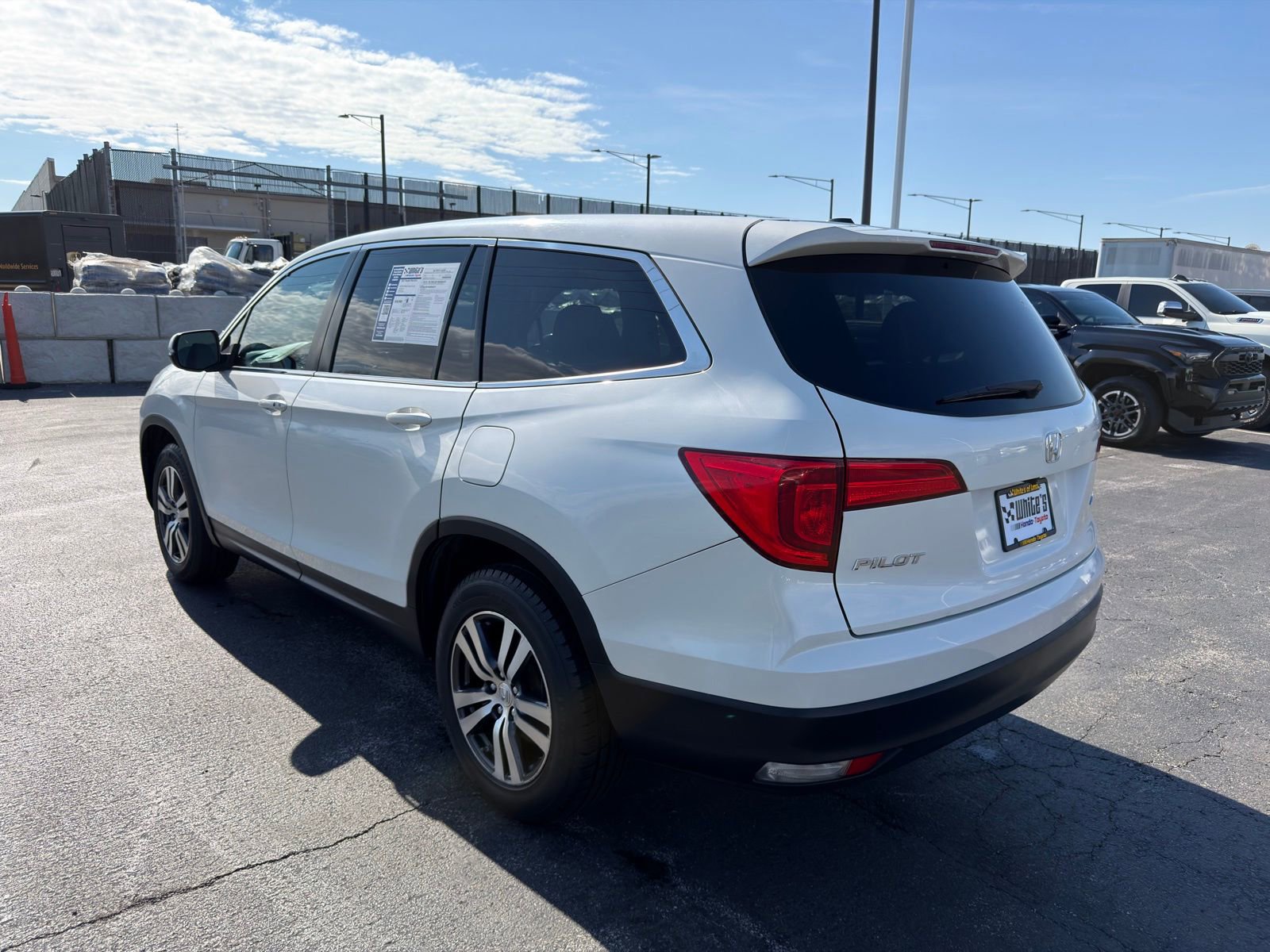 Used 2017 Honda Pilot EX-L image 4
