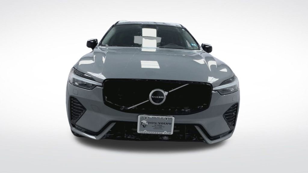 Certified 2024 Volvo XC60 B5 Plus w/ Climate Package image 18