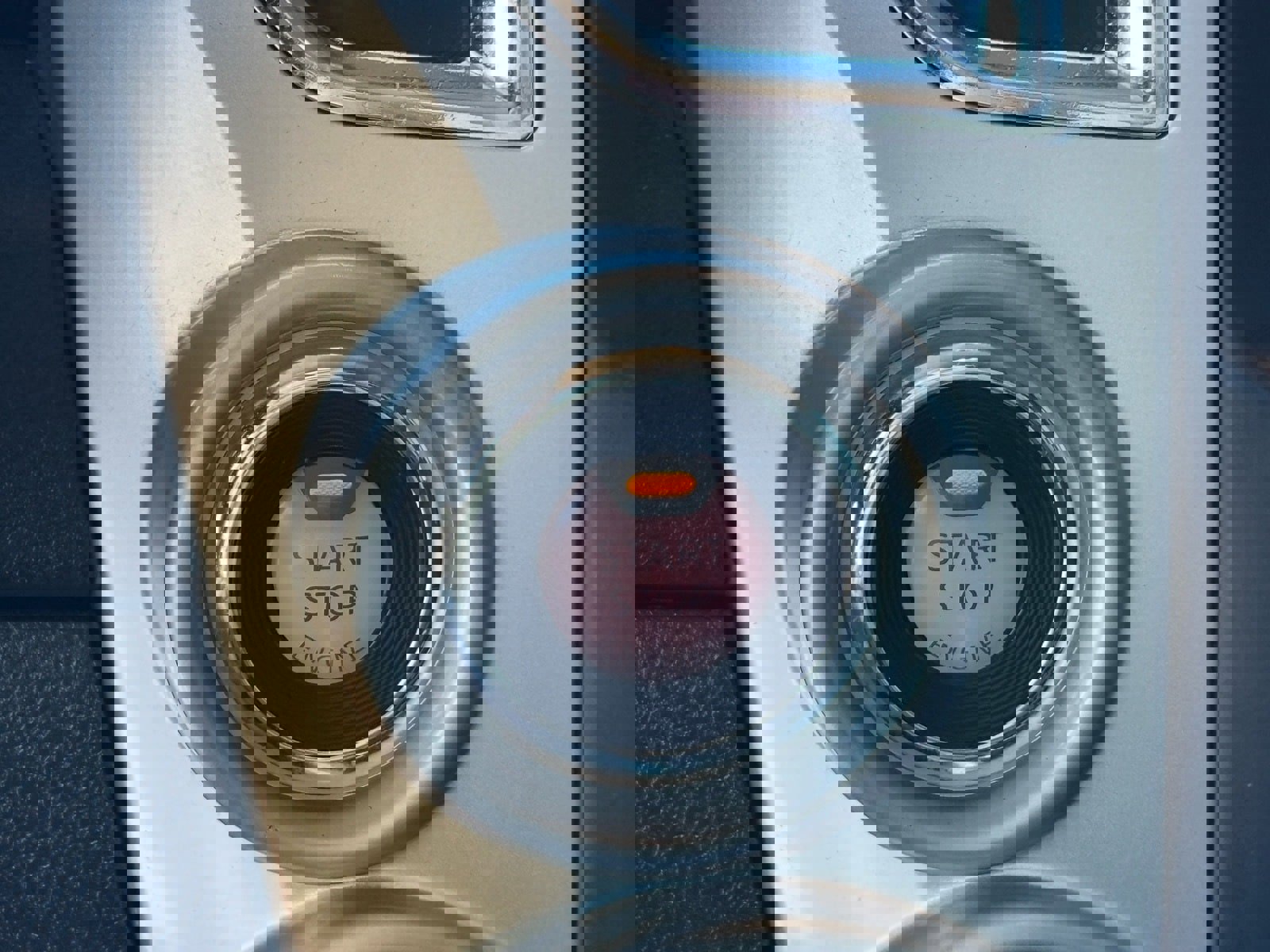 Used 2018 Nissan Titan SV w/ SV Convenience Package image 26