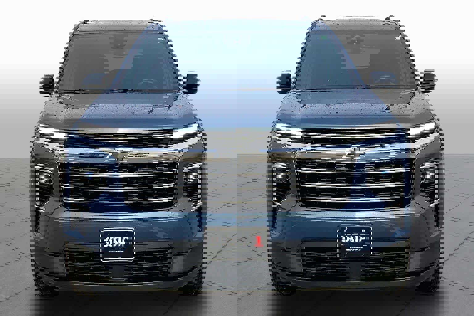 Used 2025 Chevrolet Traverse LT w/ Driver Confidence Package FWD image 4