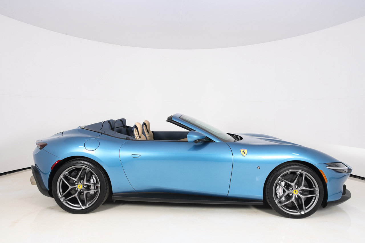 Certified 2025 Ferrari Roma Spider RWD image 3