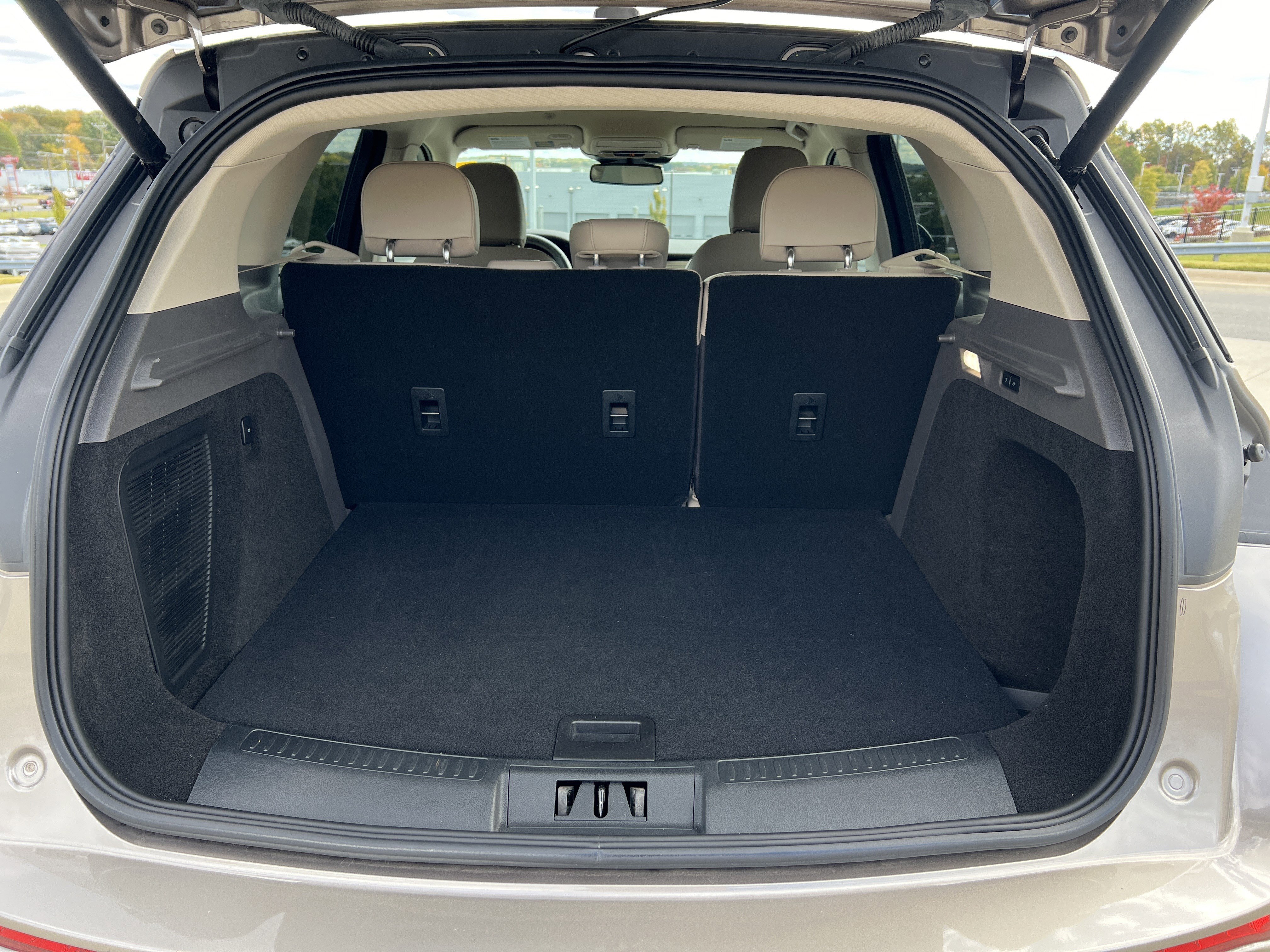 Used 2021 Lincoln Corsair FWD w/ Equipment Group 101A image 31