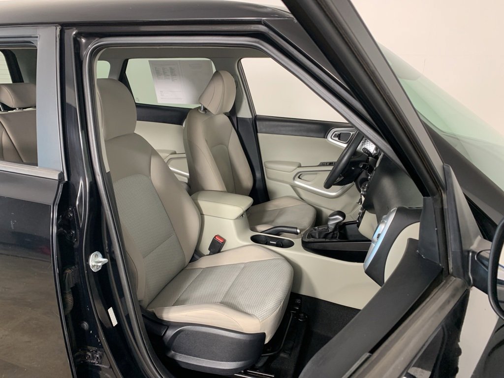 Used 2022 Kia Soul LX w/ Technology Package image 32