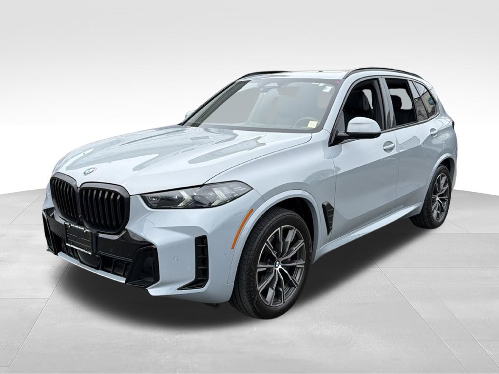 Used 2024 BMW X5 xDrive40i w/ M Sport Package AWD/4WD image 3