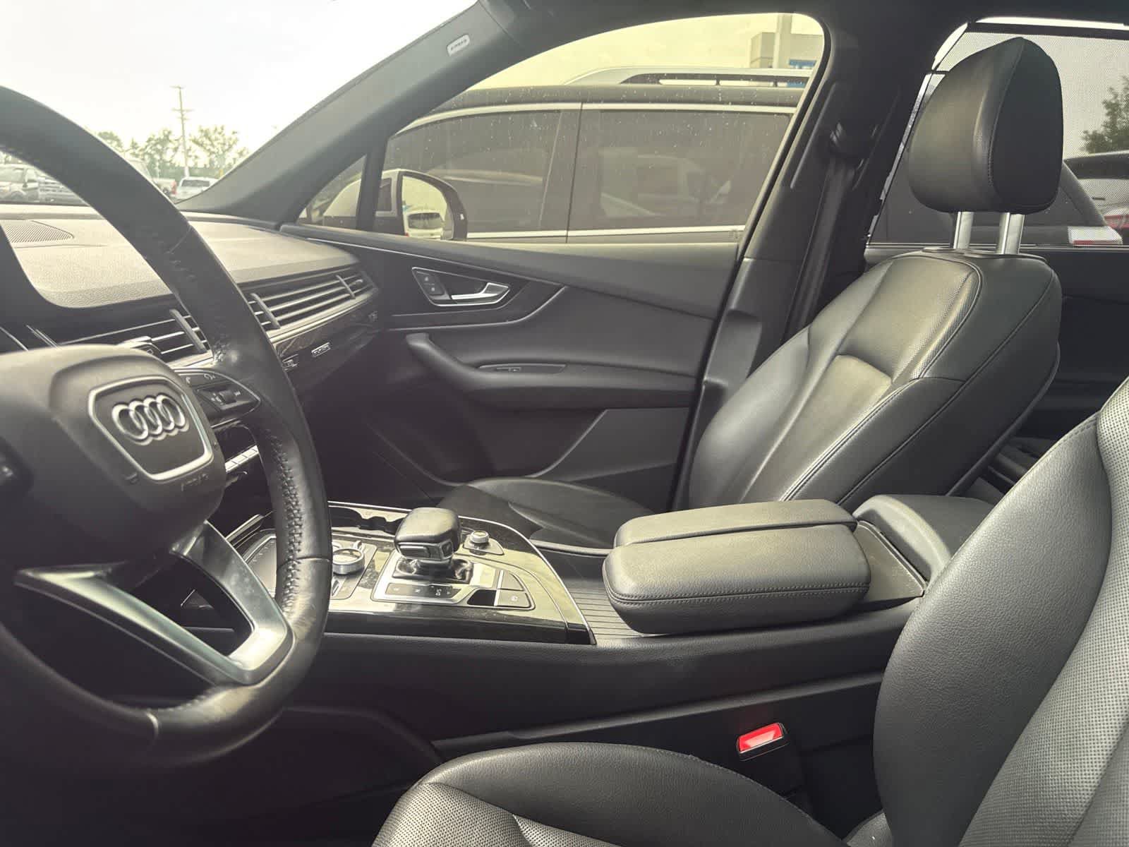 Used 2017 Audi Q7 3.0T Premium Plus w/ Premium Plus Package AWD/4WD image 33