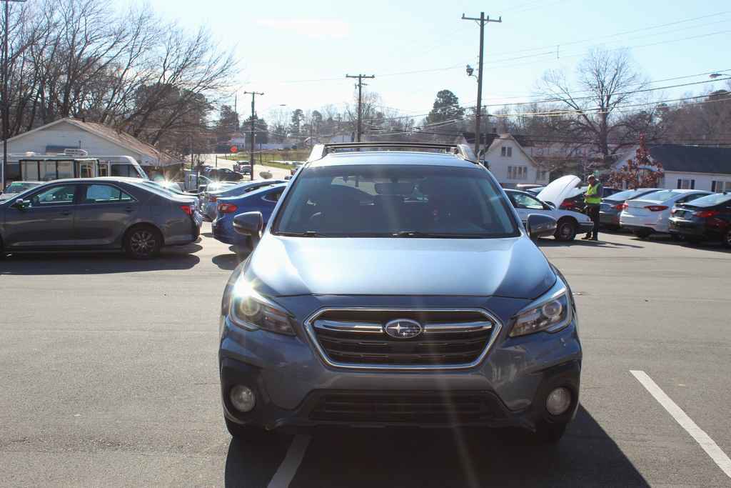 Used 2018 Subaru Outback 2.5i Limited image 2