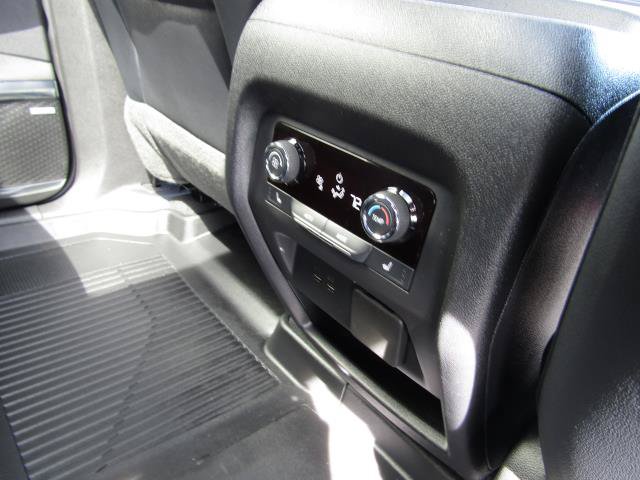 Used 2024 Chevrolet Traverse RS FWD image 14