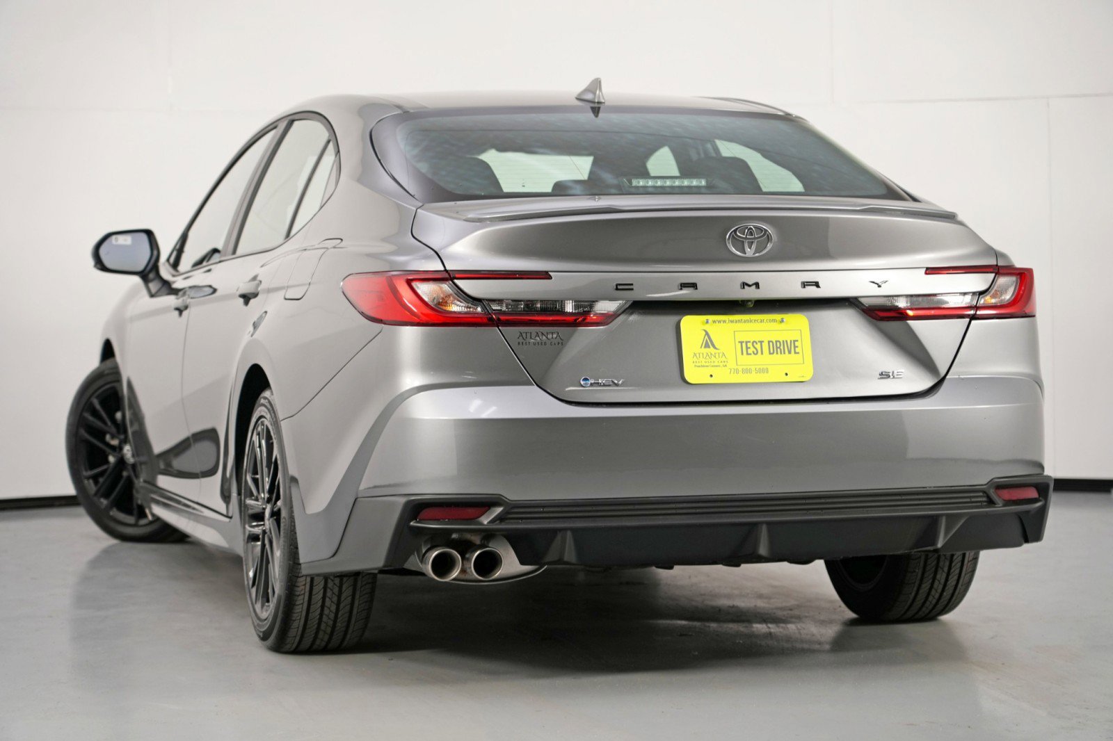 Used 2025 Toyota Camry SE w/ Convenience Package image 5
