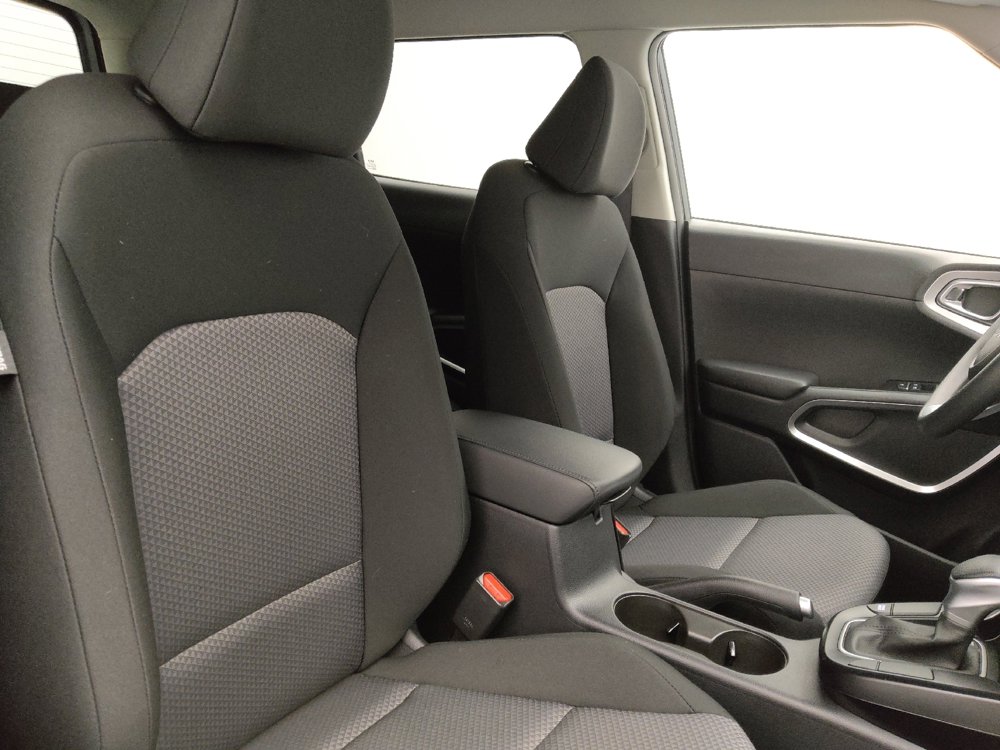 Used 2025 Kia Soul LX w/ LX Technology Package FWD image 21