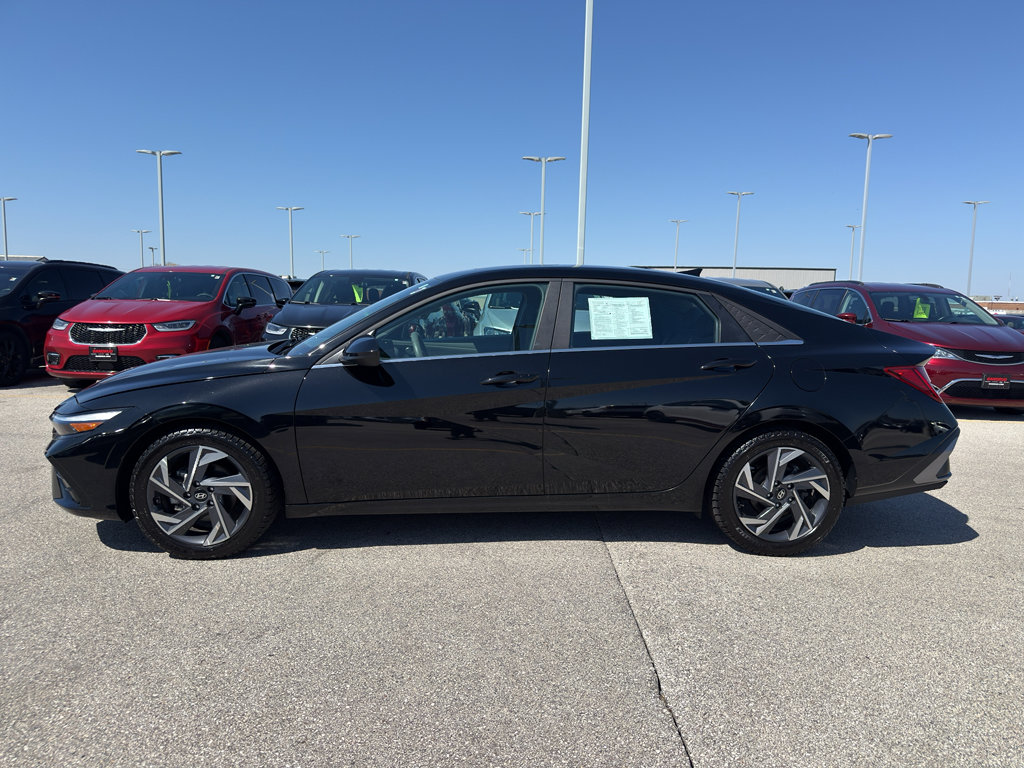 Used 2024 Hyundai Elantra SEL w/ Convenience Package FWD image 6