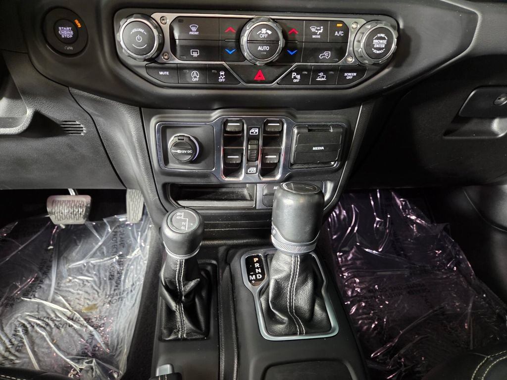 Used 2021 Jeep Gladiator Overland AWD/4WD image 21