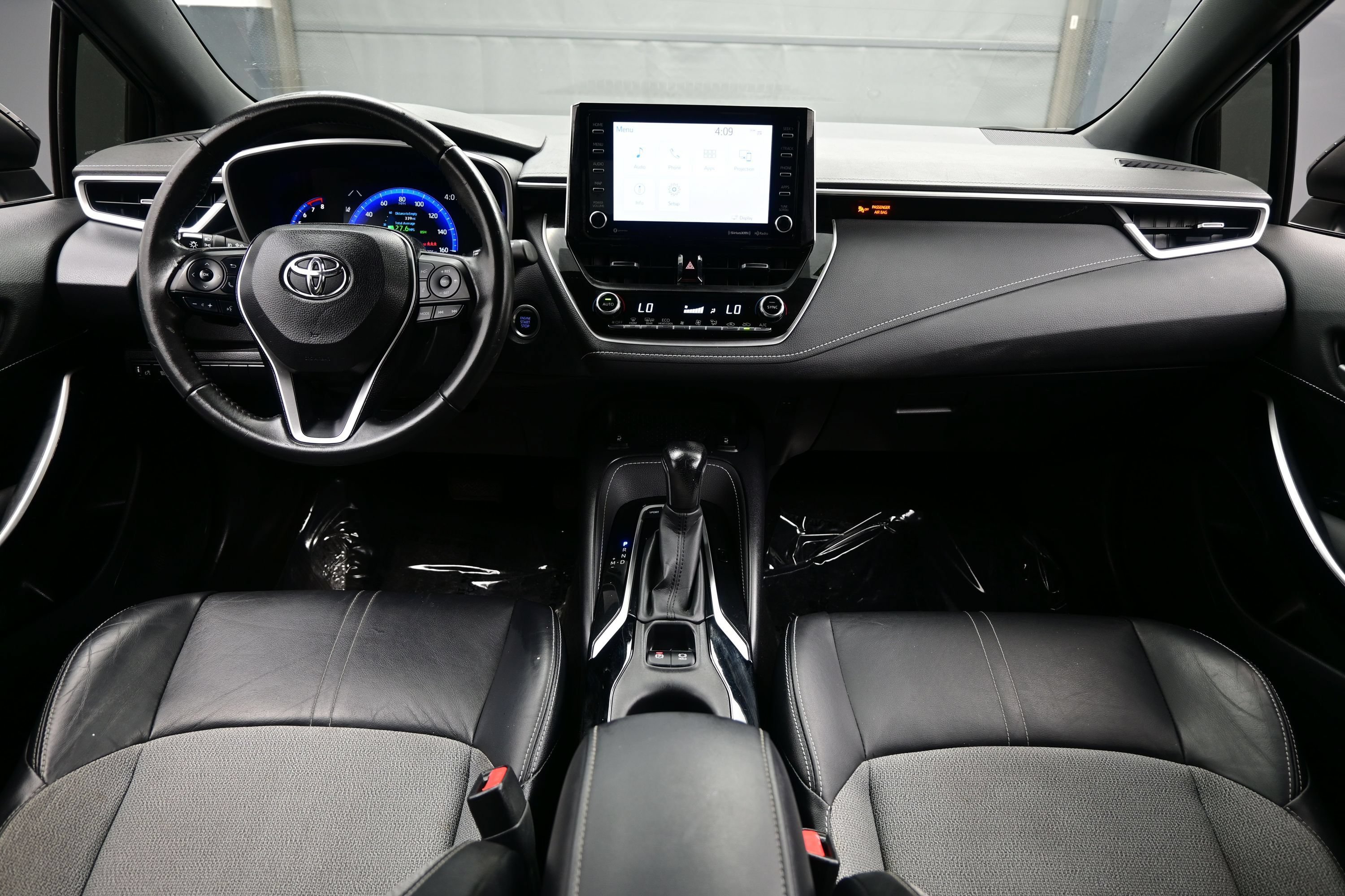 Used 2022 Toyota Corolla XSE FWD image 17