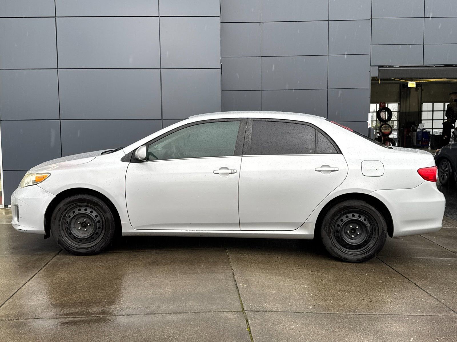 Used 2013 Toyota Corolla LE image 6