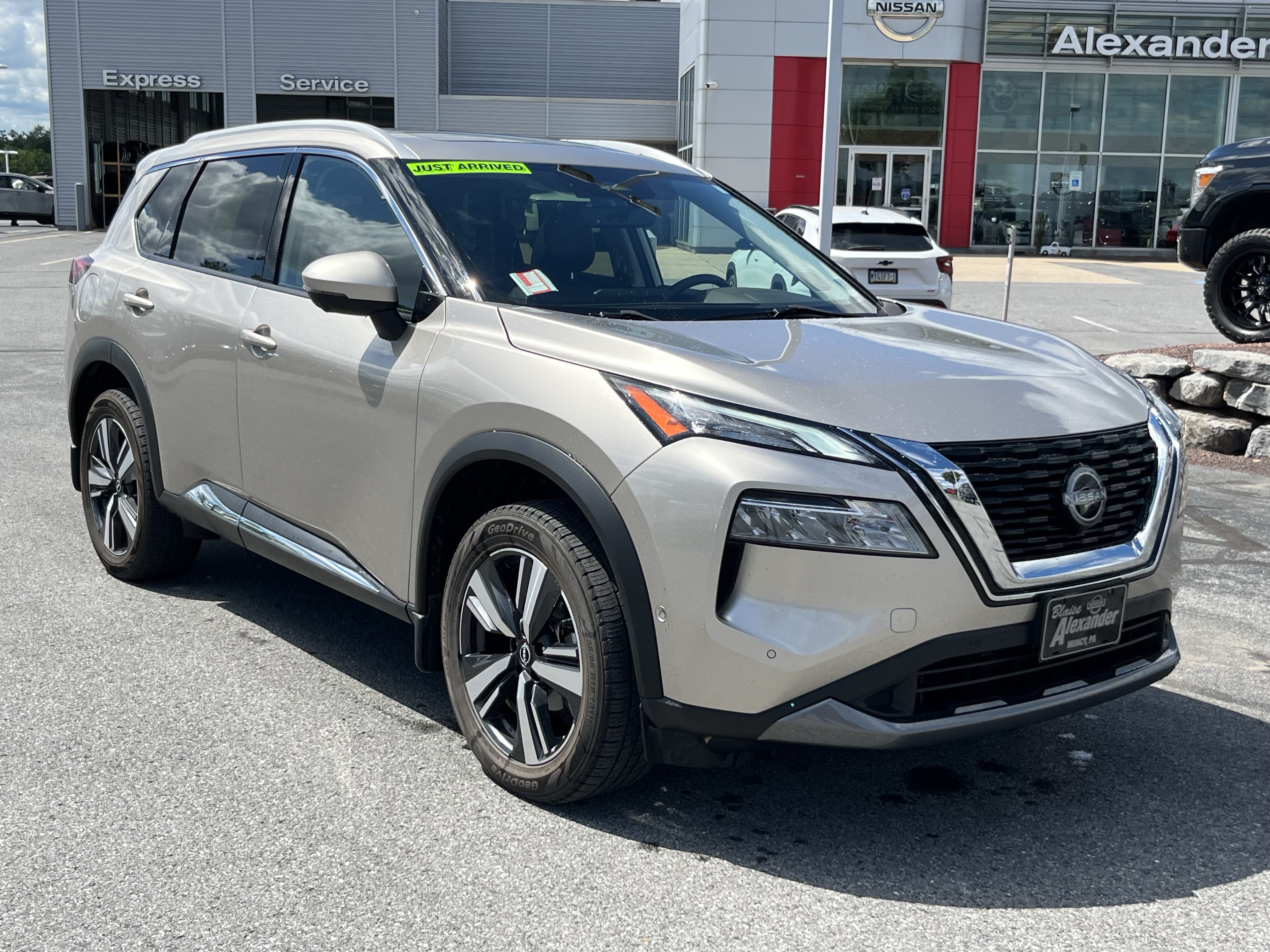 Used 2023 Nissan Rogue SL w/ SL Premium Package
