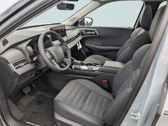 New 2026 Mitsubishi Outlander AWD image 20