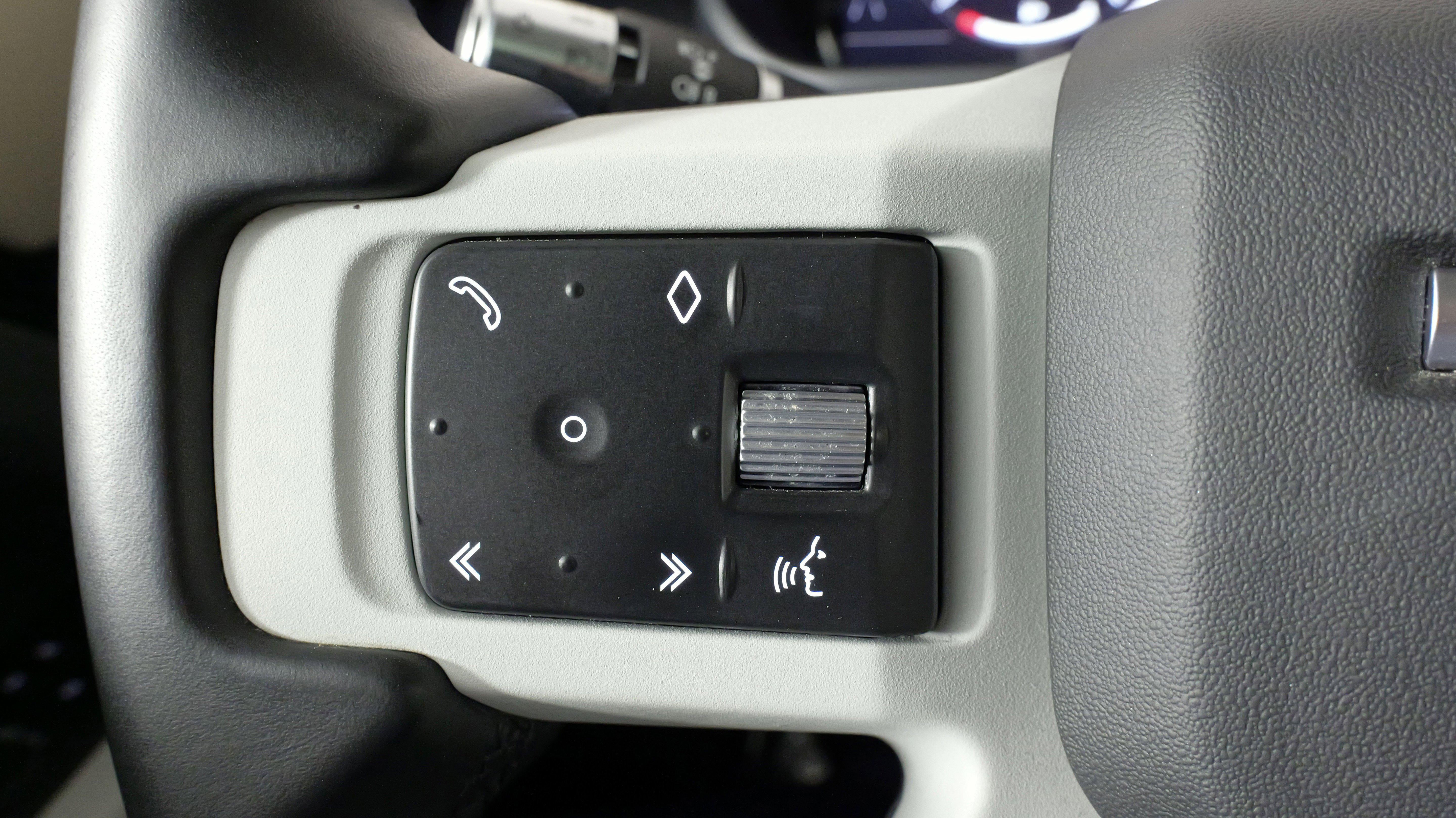 Used 2022 Land Rover Defender 110 SE image 44