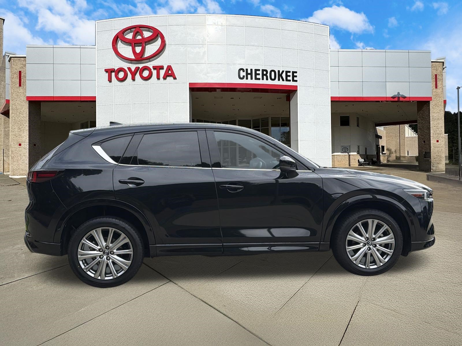 Used 2023 MAZDA CX-5 Signature AWD/4WD image 4