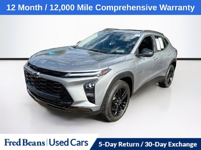 Used 2025 Chevrolet Trax ACTIV w/ Sunroof Package FWD image 3