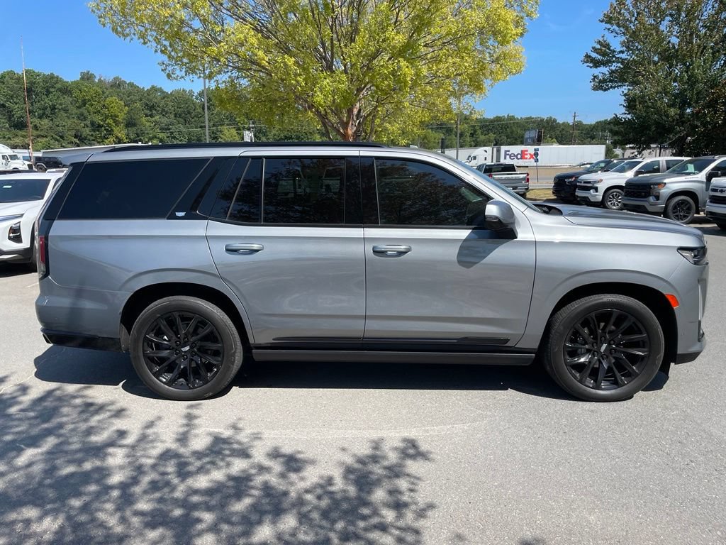 Used 2023 Cadillac Escalade Sport Platinum w/ LPO, ONYX Package AWD/4WD image 17