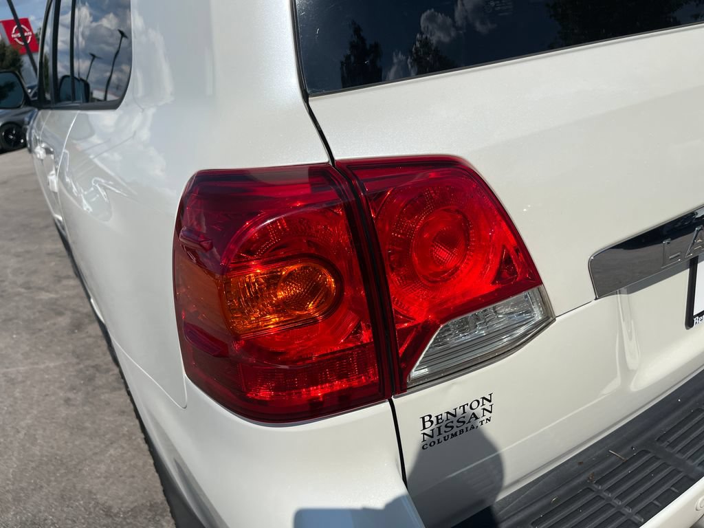 Used 2015 Toyota Land Cruiser AWD/4WD image 39