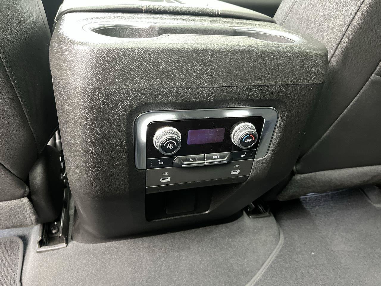 Certified 2022 GMC Yukon AT4 w/ Technology Package AWD/4WD image 14