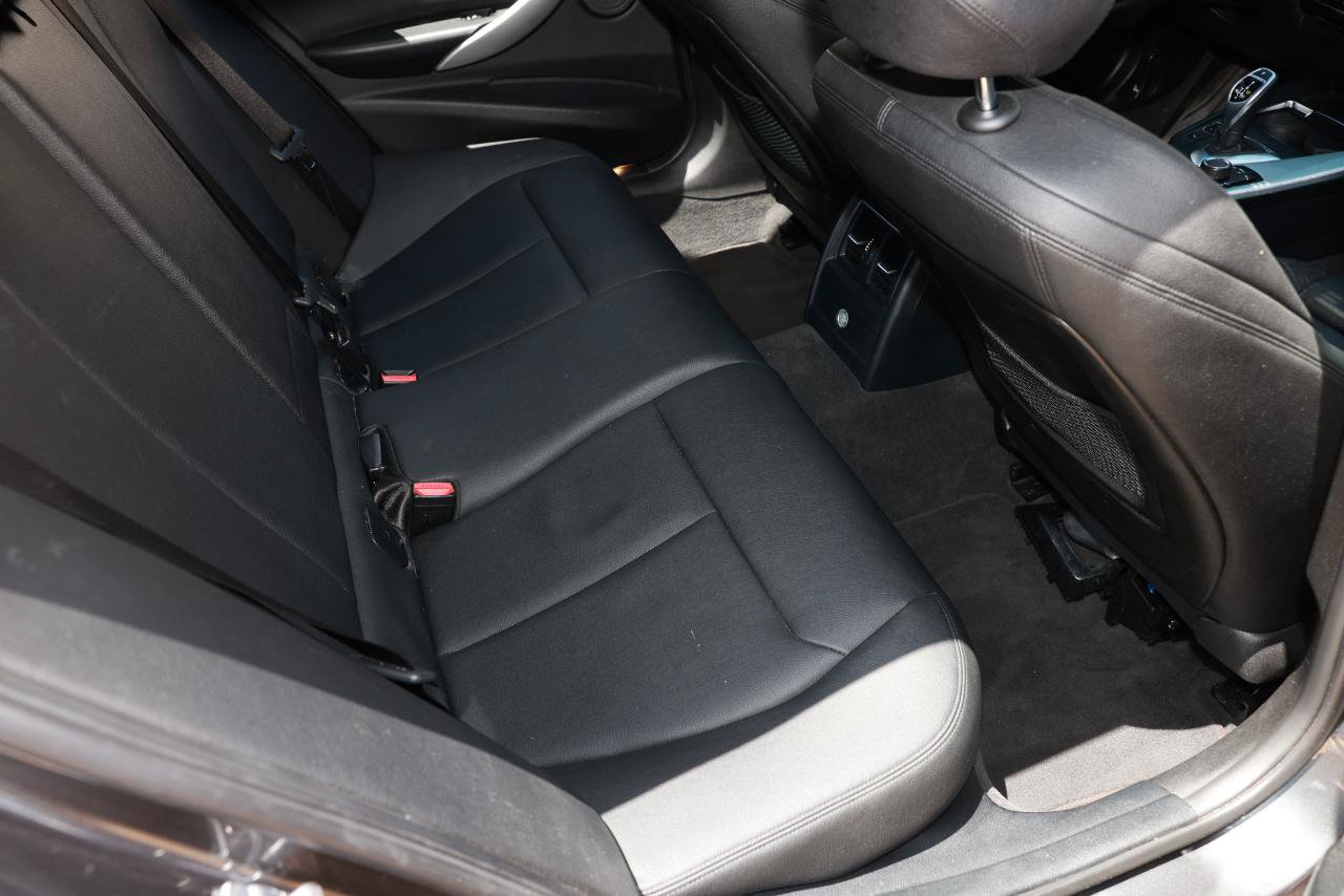 Used 2017 BMW 340i Sedan RWD image 14