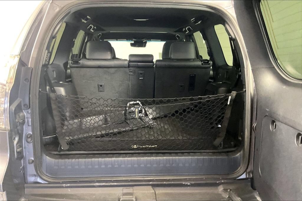 Used 2022 Lexus GX 460 Luxury w/ Off Road Package AWD/4WD image 29