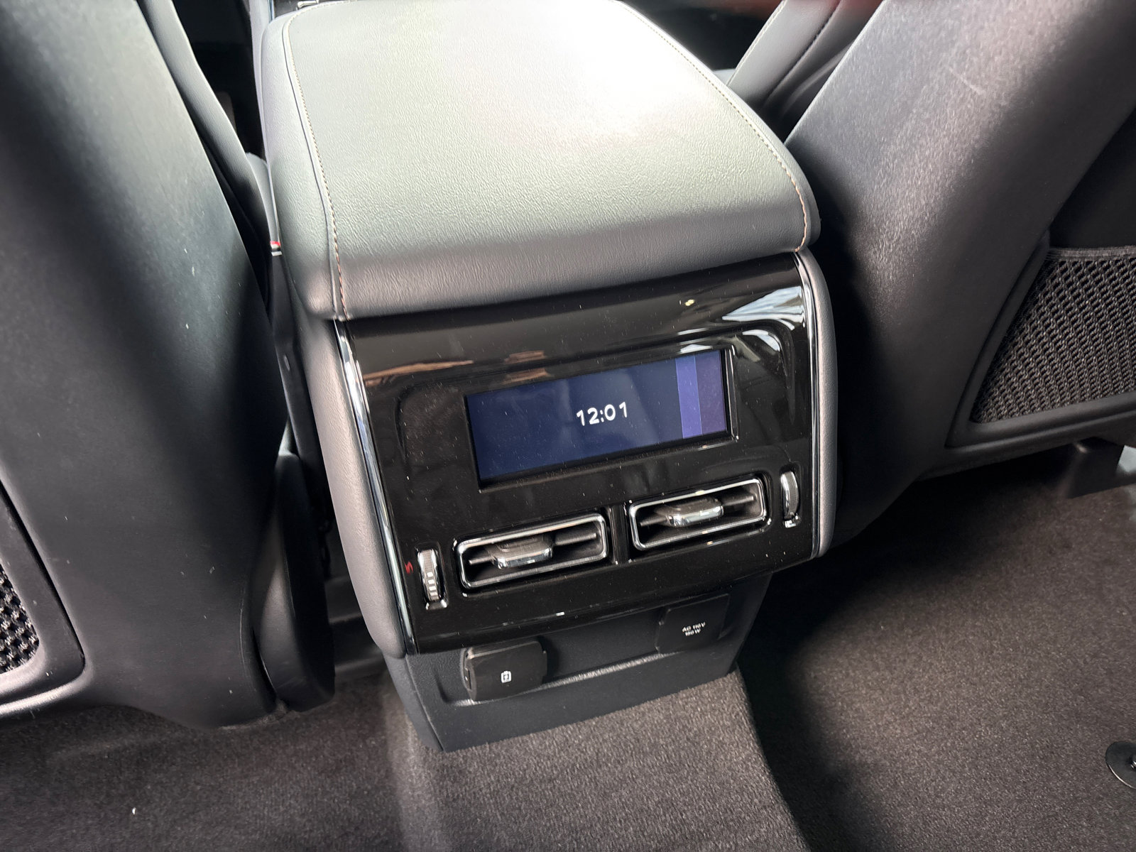 New 2026 Lincoln Aviator AWD image 33