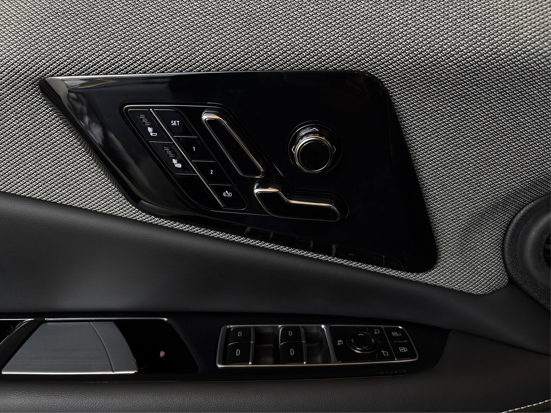 New 2026 Cadillac Optiq Luxury 1 image 31