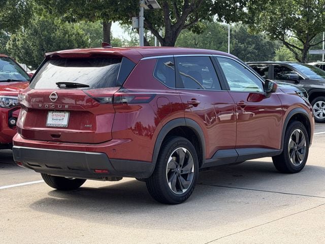 Used 2025 Nissan Rogue SV AWD/4WD image 4