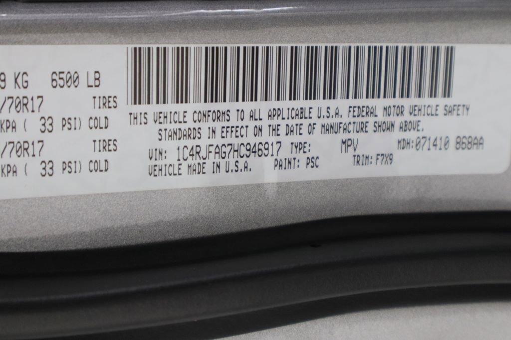 Used 2017 Jeep Grand Cherokee Laredo w/ Quick Order Package 23E image 39